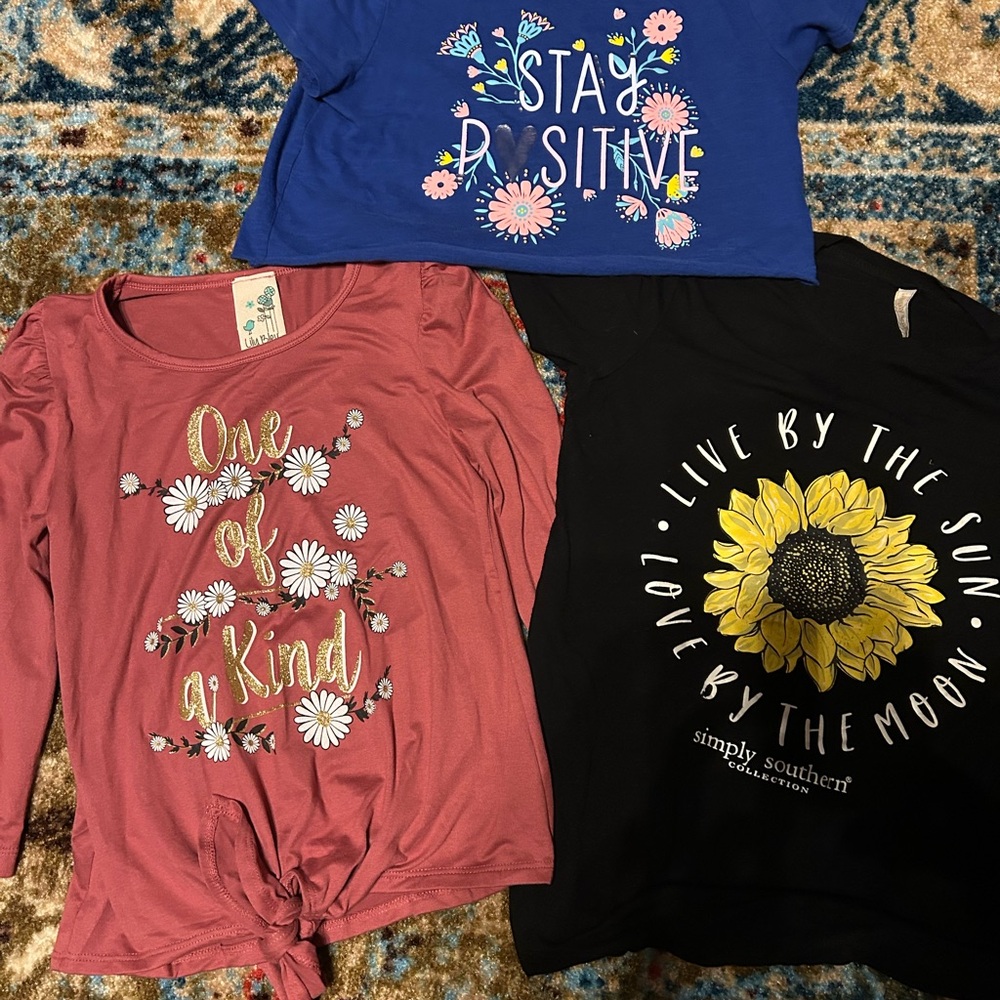 3 kids TShirts bundle like new $12